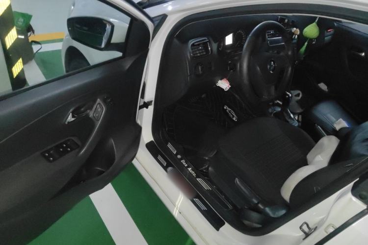 Used Volkswagen Polo 2014 1.6L Automatic Comfort Edition Driver Seat