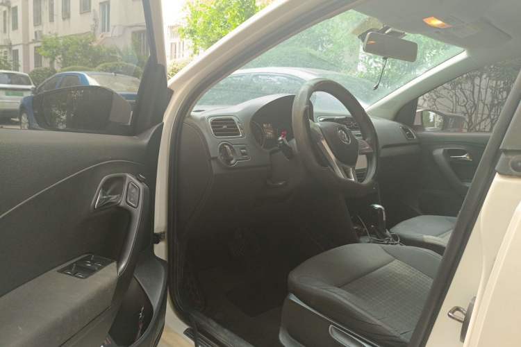 Used Volkswagen Polo 2014 1.6L Automatic Comfort Edition Driver Seat