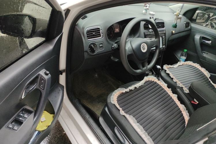 Used Volkswagen Polo 2014 1.6L Automatic Comfort Edition Driver Seat