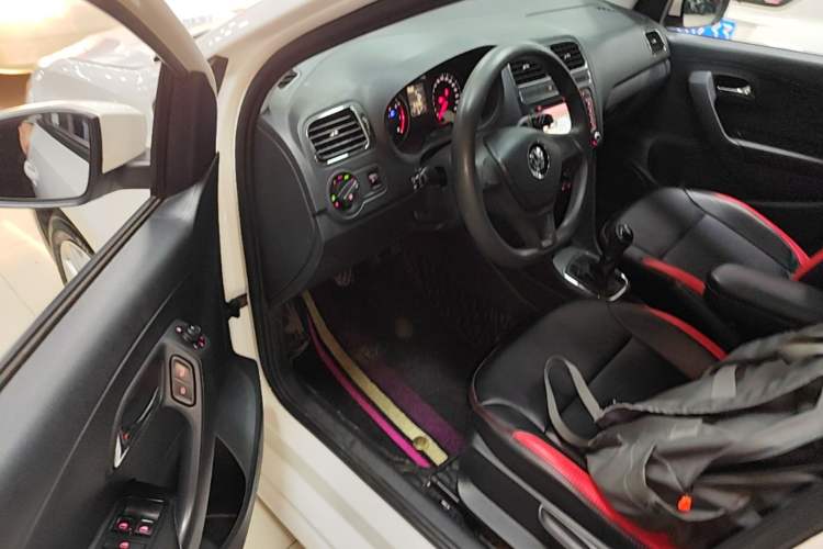 Used Volkswagen Polo 2014 1.4L Manual Comfort Edition Driver Seat