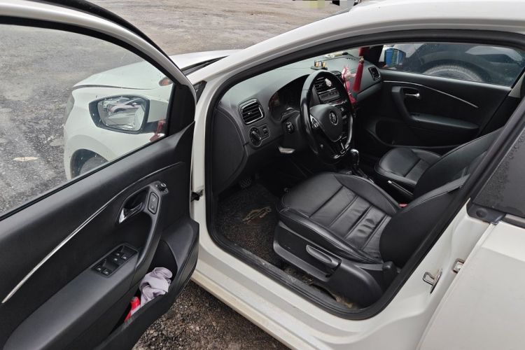 Used Volkswagen Polo 2014 1.6L Automatic Luxury Edition Driver Seat