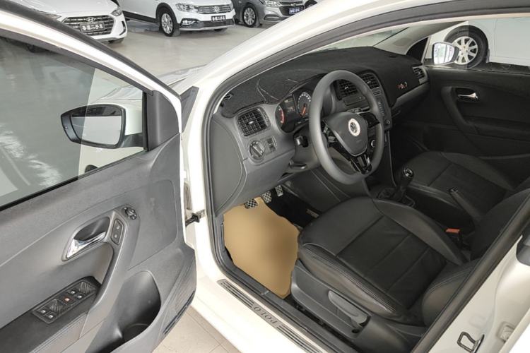 Used Volkswagen Polo 2014 1.4L Manual Fashion Edition Driver Seat