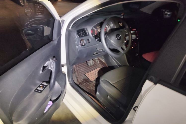 Used Volkswagen Polo 2014 1.6L Automatic Comfort Edition Driver Seat