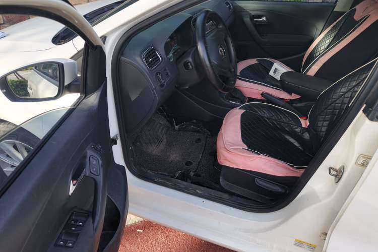 Used Volkswagen Polo 2014 1.4L Automatic Comfort Edition Driver Seat