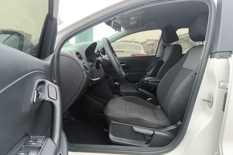 Used Volkswagen Polo 2014 1.6L Automatic Comfort Edition Driver Seat