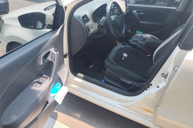 Used Volkswagen Polo 2014 1.4L Automatic Comfort Edition Driver Seat