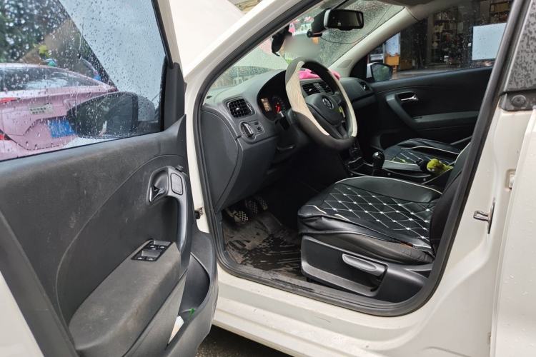 Used Volkswagen Polo 2014 1.4L Manual Fashion Edition Driver Seat