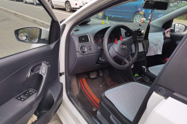 Used Volkswagen Polo 2014 1.4L Automatic Comfort Edition Driver Seat
