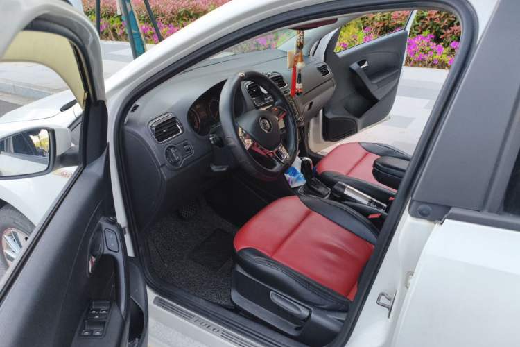 Used Volkswagen Polo 2014 1.6L Automatic Comfort Edition Driver Seat