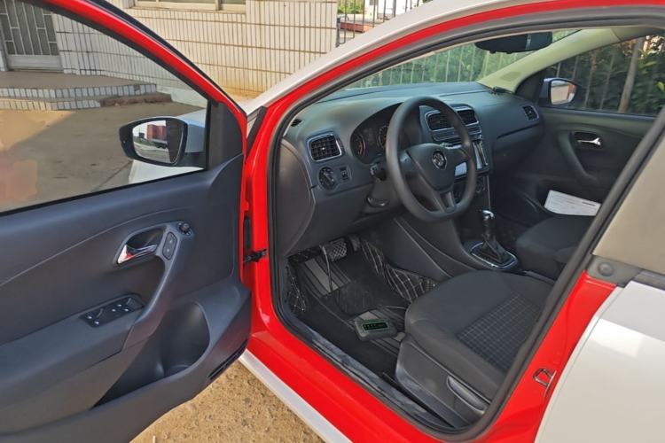 Used Volkswagen Polo 2014 1.6L Automatic Comfort Edition Driver Seat