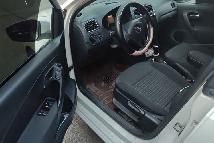 Used Volkswagen Polo 2014 1.4L Automatic Comfort Edition Driver Seat