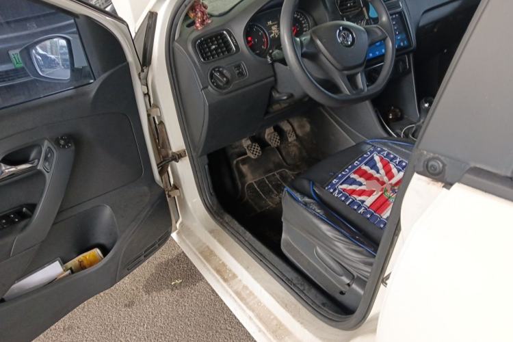Used Volkswagen Polo 2014 1.4L Manual Fashion Edition Driver Seat