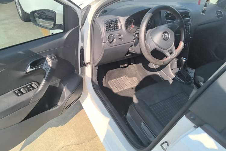 Used Volkswagen Polo 2014 1.4L Automatic Comfort Edition Driver Seat