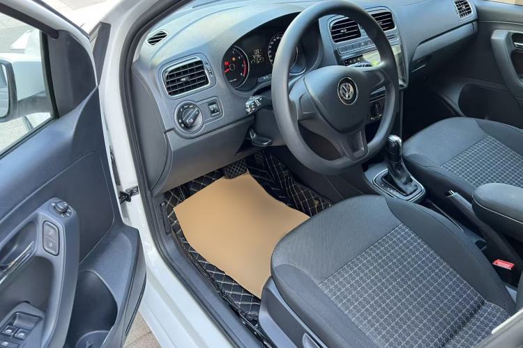 Used Volkswagen Polo 2014 1.4L Automatic Comfort Edition Driver Seat