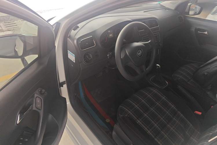 Used Volkswagen Polo 2014 1.6L Automatic Comfort Edition Driver Seat