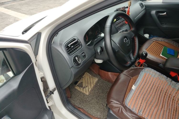 Used Volkswagen Polo 2014 1.4L Manual Fashion Edition Driver Seat