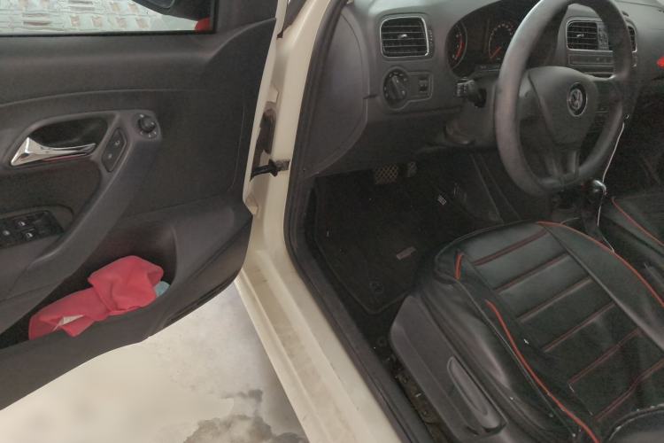 Used Volkswagen Polo 2014 1.4L Automatic Comfort Edition Driver Seat