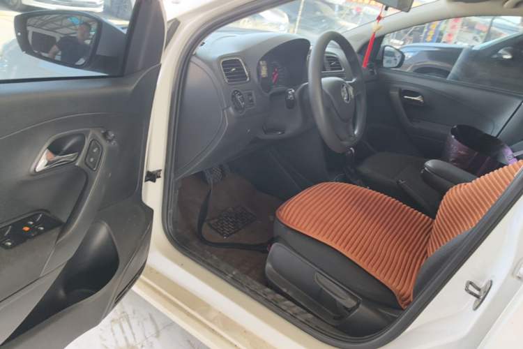 Used Volkswagen Polo 2014 1.6L Automatic Comfort Edition Driver Seat