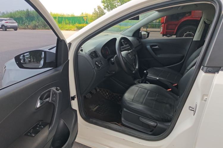 Used Volkswagen Polo 2014 1.4L Manual Fashion Edition Driver Seat