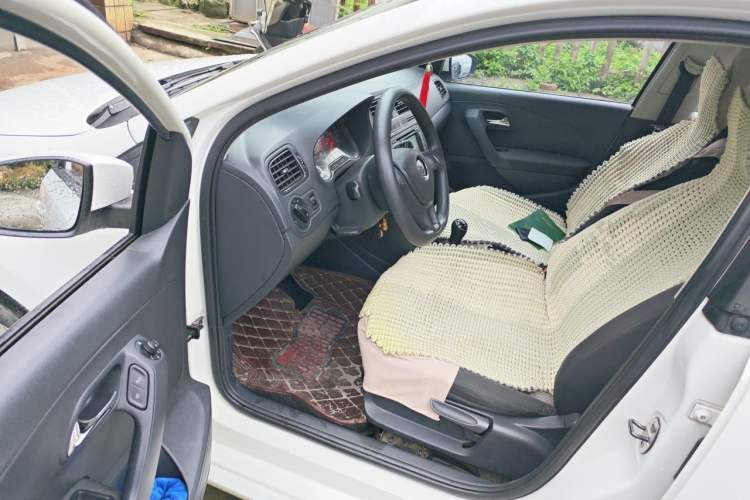 Used Volkswagen Polo 2014 1.4L Manual Fashion Edition Driver Seat