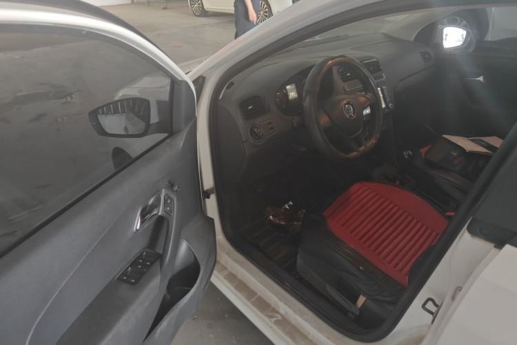 Used Volkswagen Polo 2014 1.4L Manual Fashion Edition Driver Seat