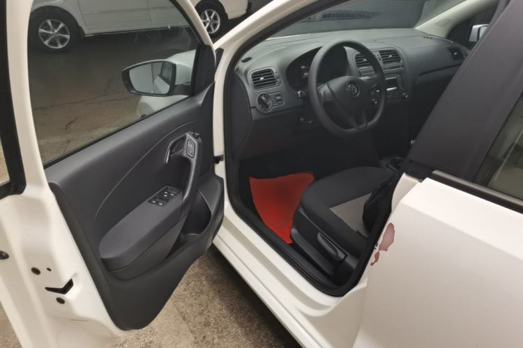 Used Volkswagen Polo 2014 1.4L Manual Fashion Edition Driver Seat