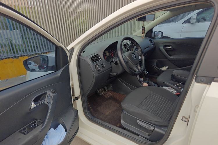 Used Volkswagen Polo 2014 1.4L Automatic Comfort Edition Driver Seat