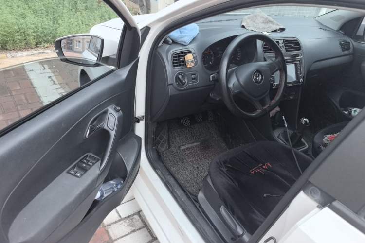 Used Volkswagen Polo 2014 1.4L Manual Fashion Edition Driver Seat