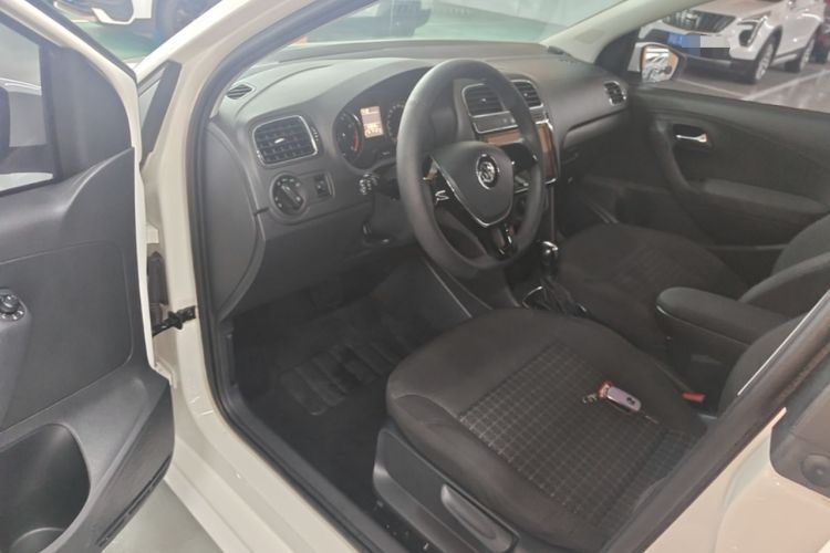 Used Volkswagen Polo 2014 1.6L Automatic Comfort Edition Driver Seat