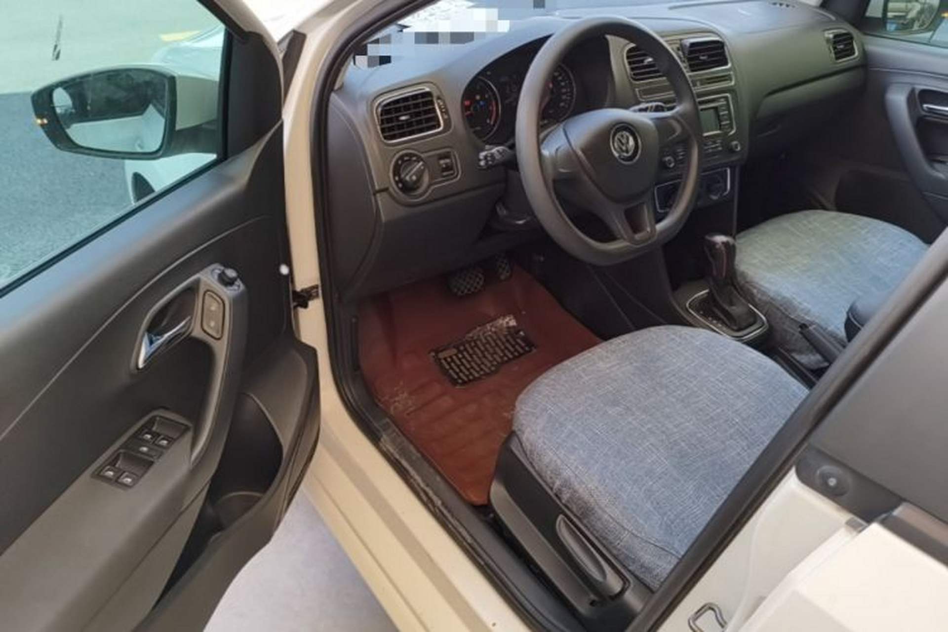 Used Volkswagen Polo 2014 1.4L Automatic Comfort Edition Driver Seat