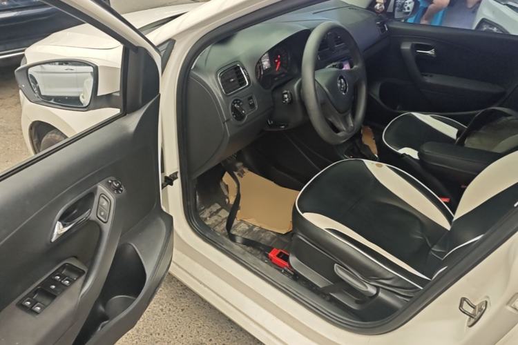 Used Volkswagen Polo 2014 1.6L Automatic Comfort Edition Driver Seat