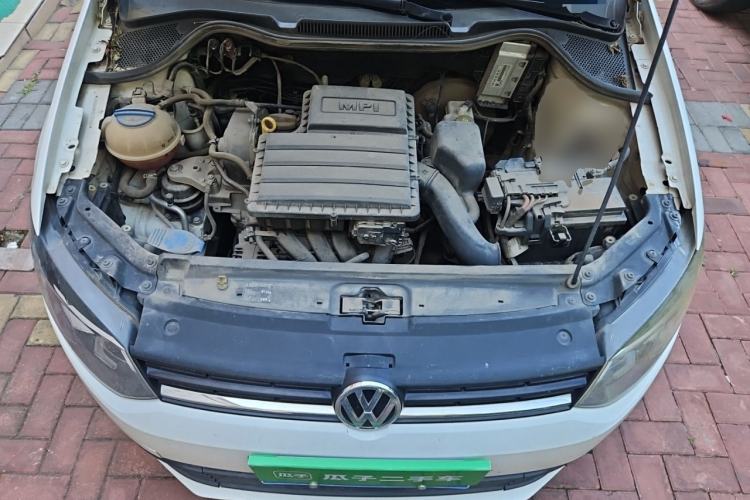 Used Volkswagen Polo 2014 1.4L Manual Fashion Edition Engine Bay