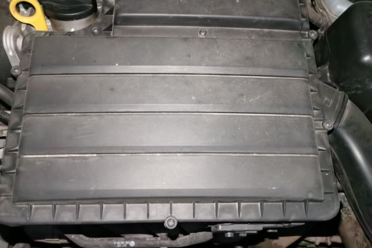 Used Volkswagen Polo 2014 1.6L Automatic Luxury Edition Engine Bay