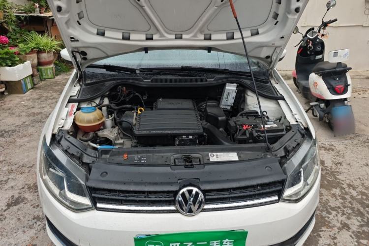 Used Volkswagen Polo 2014 1.6L Automatic Comfort Edition Engine Bay