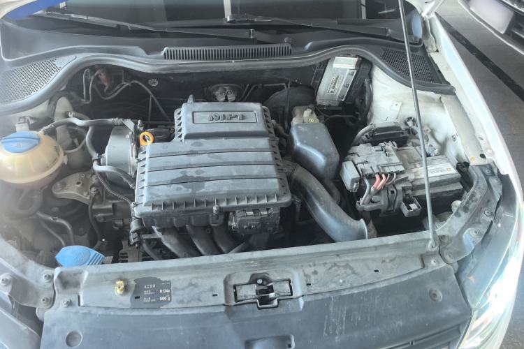 Used Volkswagen Polo 2014 1.6L Automatic Comfort Edition Engine Bay