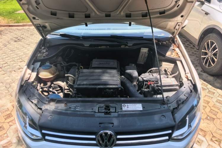 Used Volkswagen Polo 2014 1.6L Automatic Luxury Edition Engine Bay