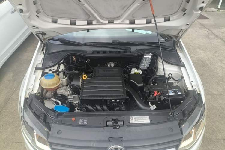 Used Volkswagen Polo 2014 1.6L Automatic Comfort Edition Engine Bay