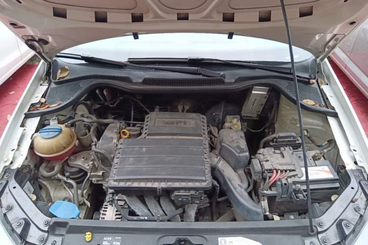 Used Volkswagen Polo 2014 1.6L Automatic Comfort Edition Engine Bay