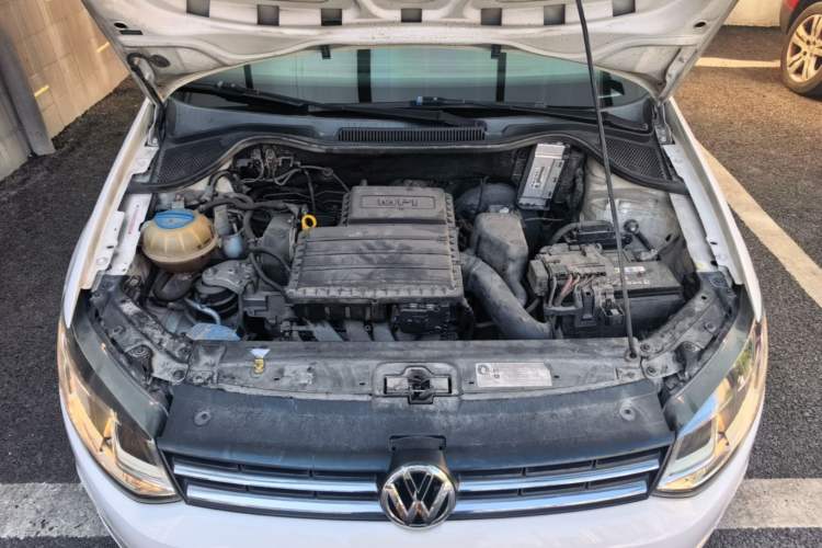 Used Volkswagen Polo 2014 1.6L Automatic Luxury Edition Engine Bay
