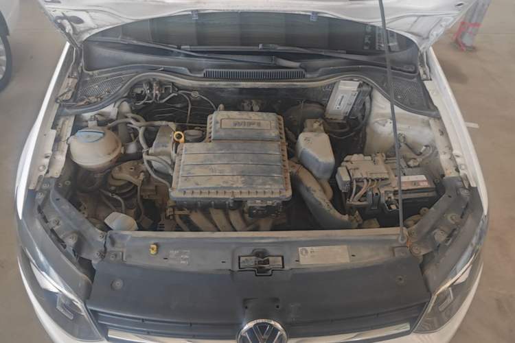 Used Volkswagen Polo 2014 1.4L Manual Fashion Edition Engine Bay