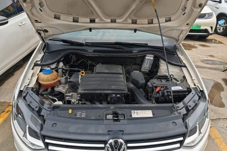 Used Volkswagen Polo 2014 1.6L Automatic Luxury Edition Engine Bay