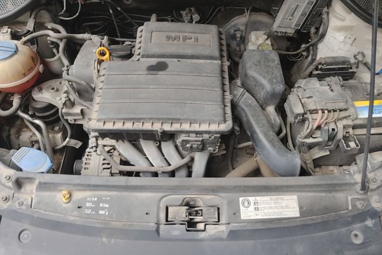 Used Volkswagen Polo 2014 1.6L Automatic Luxury Edition Engine Bay