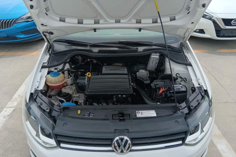 Used Volkswagen Polo 2014 1.4L Automatic Comfort Edition Engine Bay