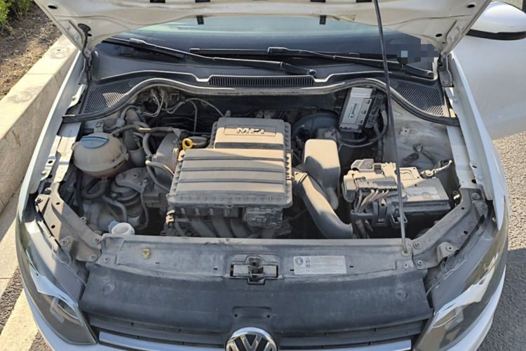 Used Volkswagen Polo 2014 1.4L Manual Fashion Edition Engine Bay