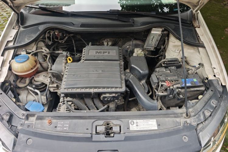 Used Volkswagen Polo 2014 1.6L Automatic Comfort Edition Engine Bay