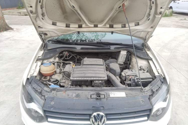 Used Volkswagen Polo 2014 1.4L Manual Fashion Edition Engine Bay
