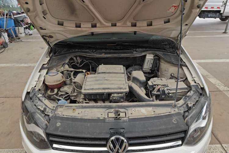 Used Volkswagen Polo 2014 1.4L Manual Fashion Edition Engine Bay