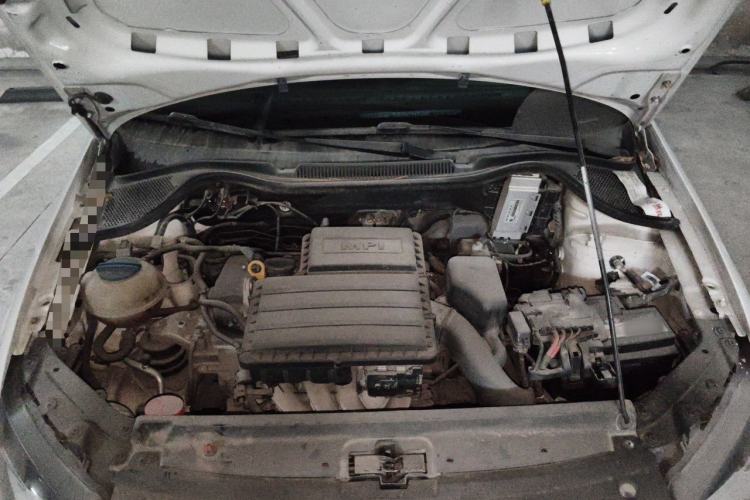 Used Volkswagen Polo 2014 1.4L Manual Fashion Edition Engine Bay