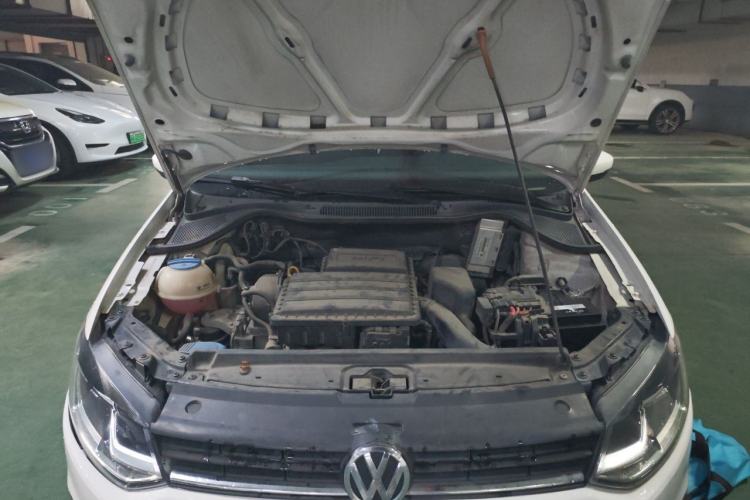 Used Volkswagen Polo 2014 1.6L Automatic Comfort Edition Engine Bay