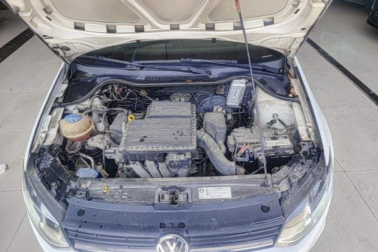 Used Volkswagen Polo 2014 1.6L Manual Comfort Edition Engine Bay